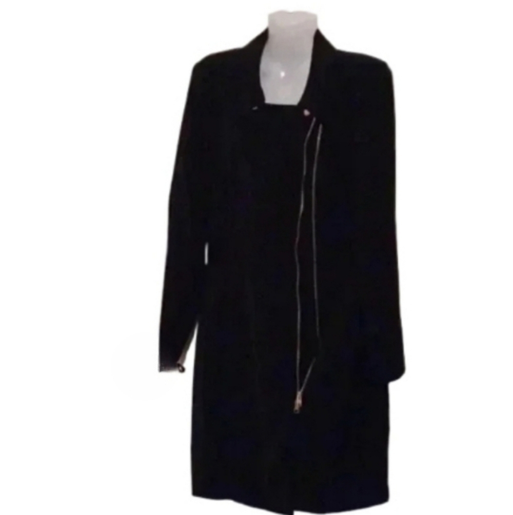- Connie Howard dress with  collar and zipper. Women's Size 6